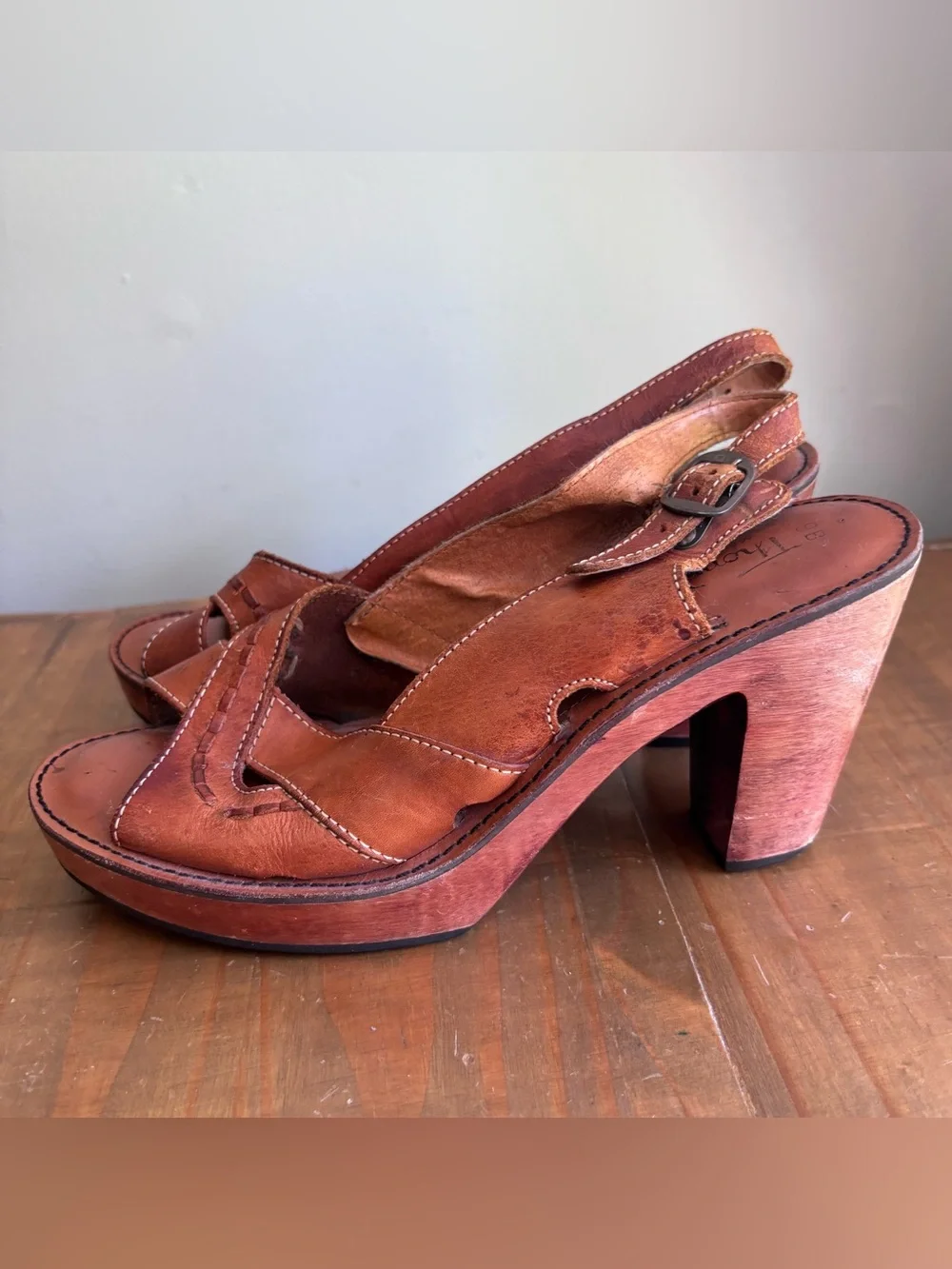 Vintage 1970s Thom McAn Redwood Platform Sandals-Brown Leather-Women's Size 9B